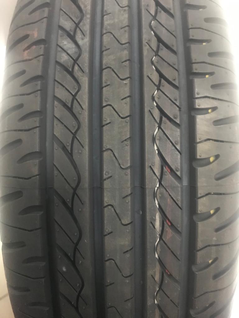 225/70 R15 ROYAL BLACK 100H