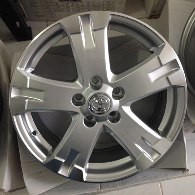 JUEGO DE AROS17 OEM STYLE TOYOTA (T-125)